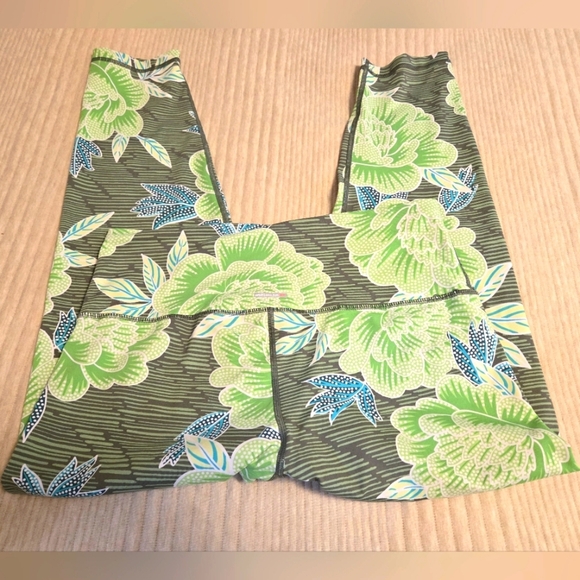AERIE FLORAL LEGGINGS. SIZE XL. - Picture 3 of 7